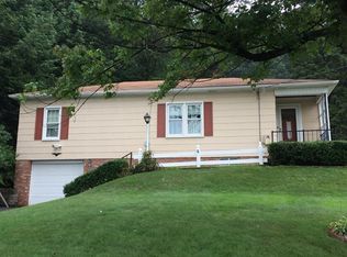 127 College Lodge Rd, Indiana, PA 15701