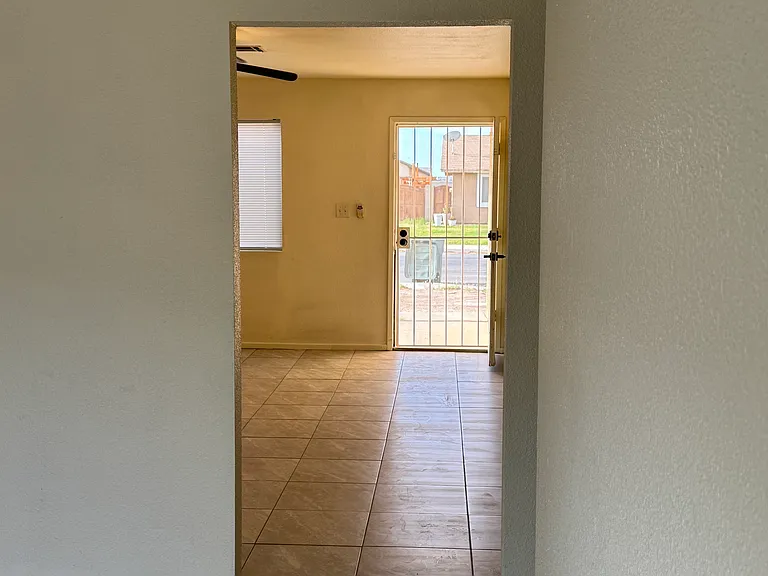 8576 E 39th Pl — Photo 5