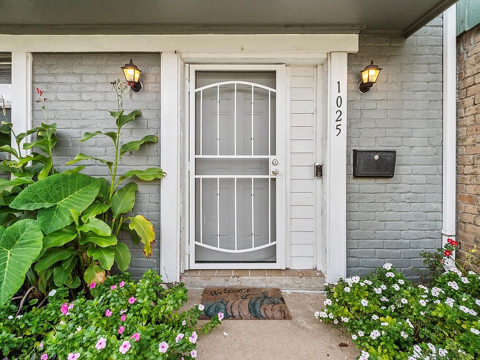 1st image of 1025 Willow Oaks Cir
