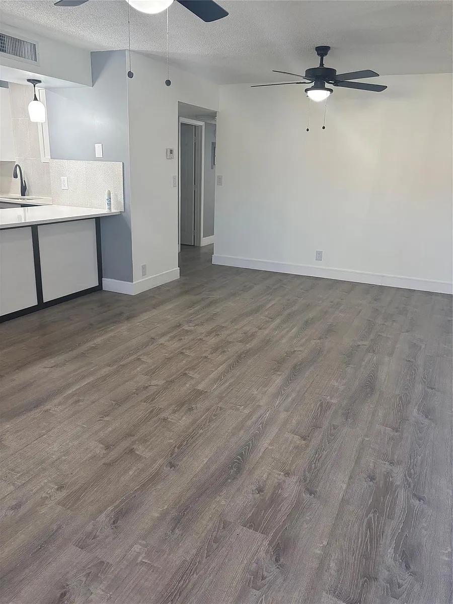 Building Photo - 5492 Courtyard Dr #5492
