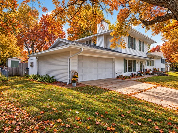 1094 Lowell Dr, Apple Valley, MN 55124