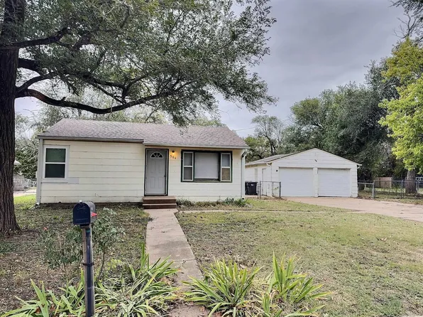 504 E 9th St, Newton, KS 67114