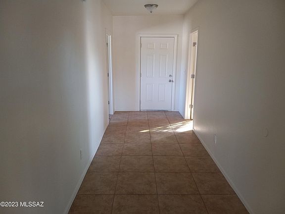 5th image of 1331 W Riverview Blvd