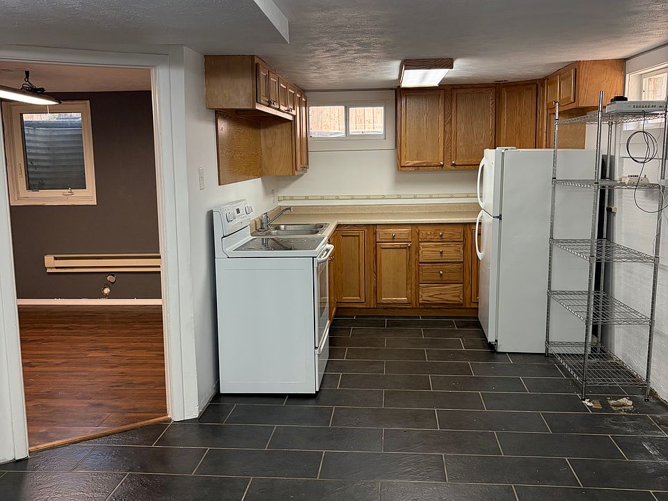 1st image of 922 Saunders Ave #2