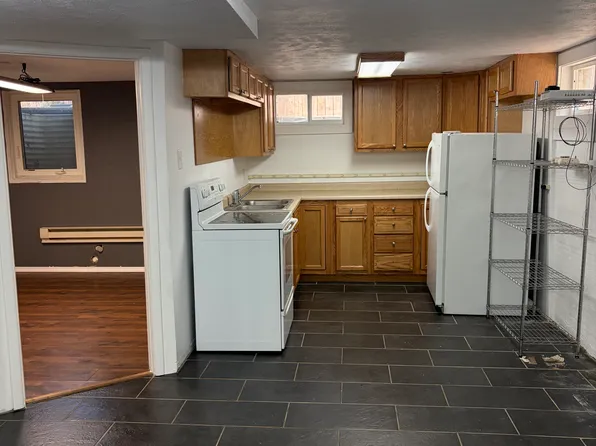 922 Saunders Ave #2, Hastings, NE 68901