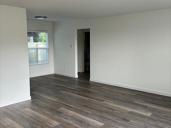 4th image of 60 El Portal Dr