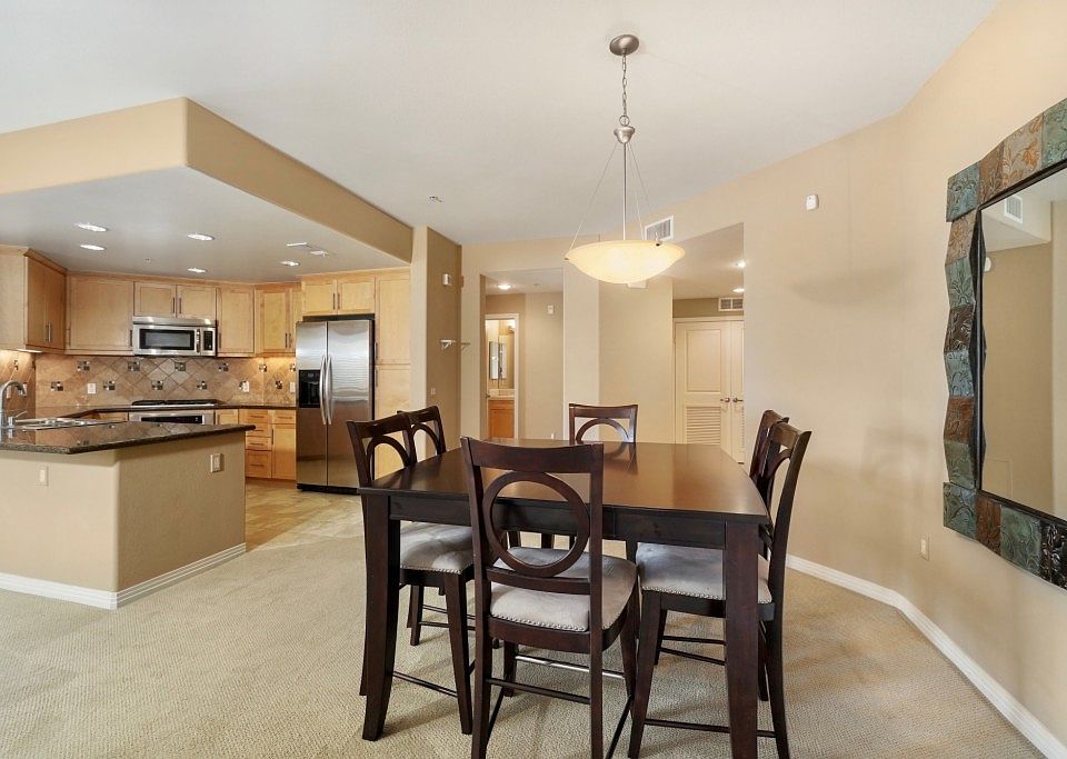 1st image of 931 E Walnut St Unit 317