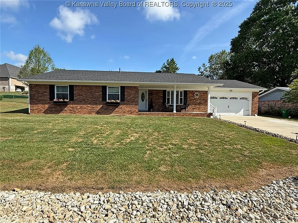 35 Marilyn Rd photo 1
