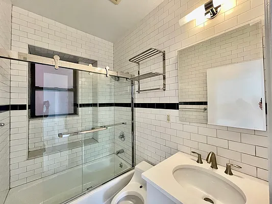 Rented by REAL New York | media 18