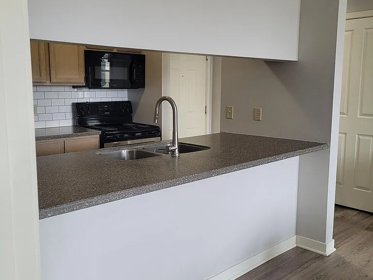 113 W Wayne St #410 — Photo 5