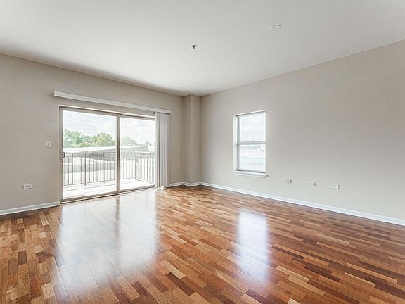 4th image of 1650 Riverwoods Dr #2006