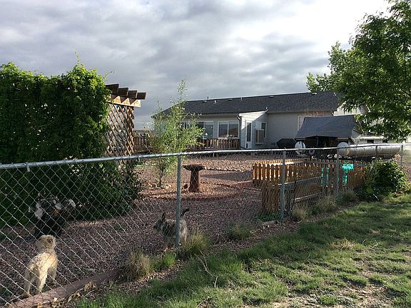 4th image of 877 S Rosa Linda Dr