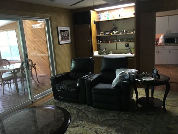 3rd image of 90 Cody Ct