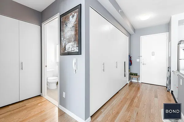 Rented by Bond New York | media 7