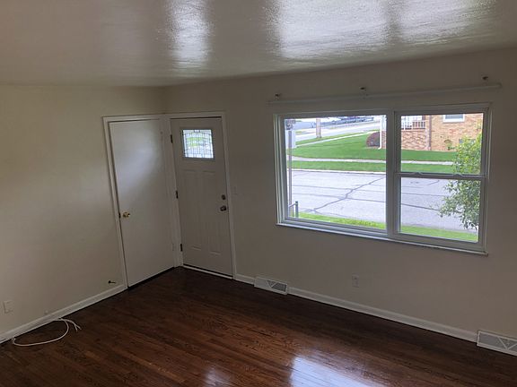 3rd image of 3201 Marmore Ave #3205