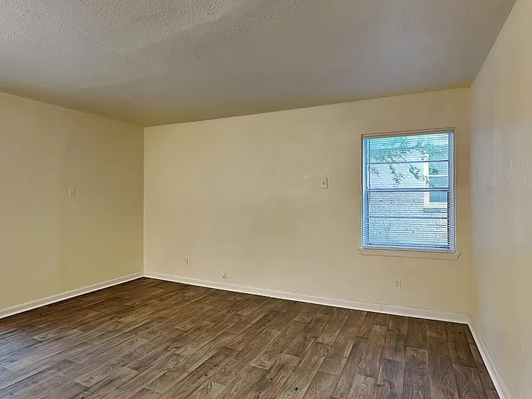 7207 Arborcrest Dr — Photo 2