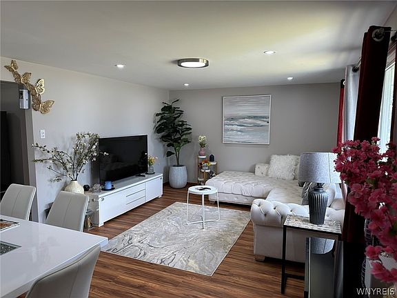 4th image of 7 Joseph St