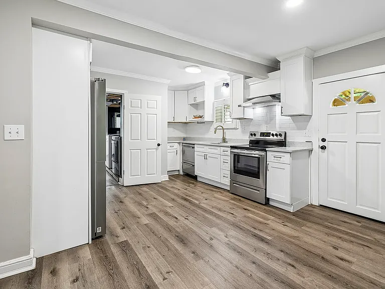 103 S Germantown Rd — Photo 21