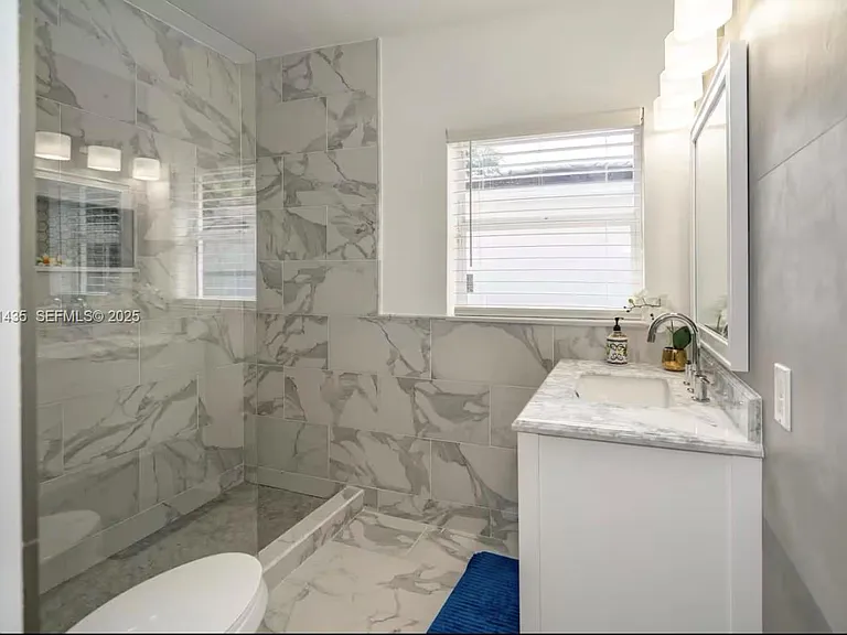 35 SW 28th Rd — Photo 13