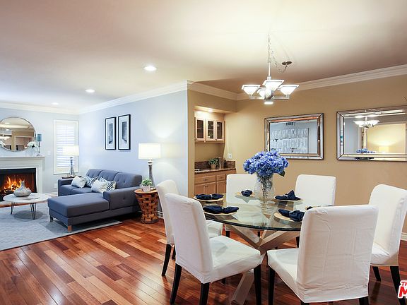 3rd image of 1262 S Barrington Ave APT 303