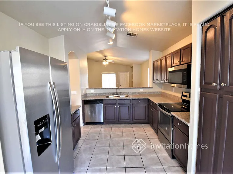 2046 N 90th Ln — Photo 5