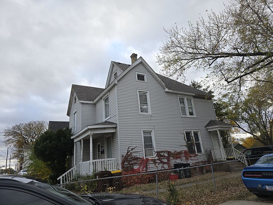 2nd image of 907 11th St
