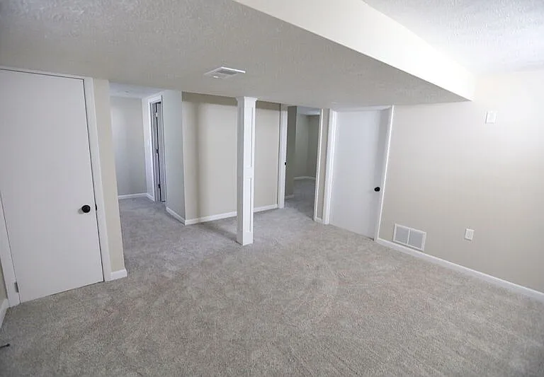 1010 N Hampton Dr NE — Photo 10