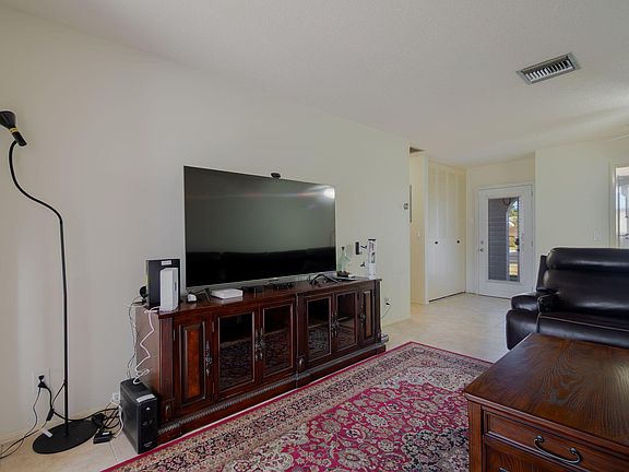 5th image of 2680 E Emory Drive E #C