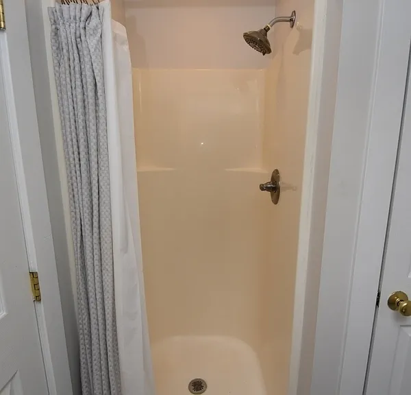 33 Glen Ave — Photo 16
