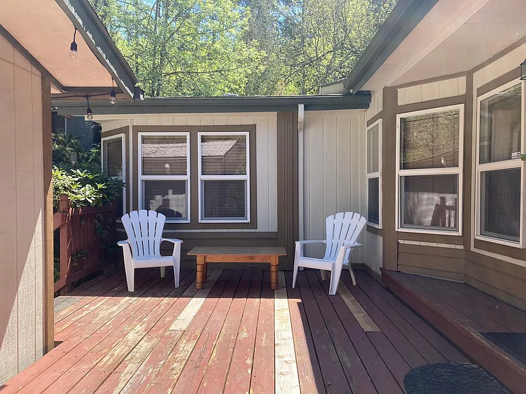 2040 S Shasta Loop — Photo 14