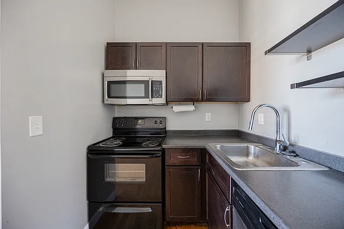 39 W Main St #8 — Photo 8