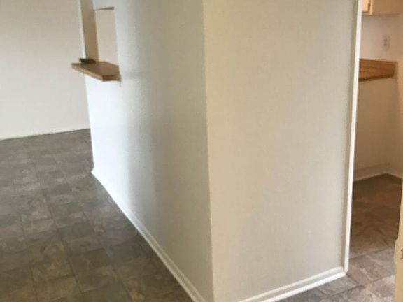 3rd image of 6907 Whitsett Ave