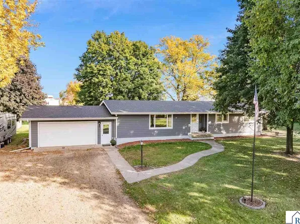 11404 330th Ave, Blue Earth, MN 56013