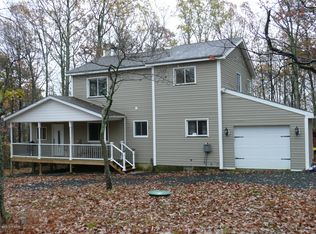 46 Oakenshield Dr, Tamiment, PA