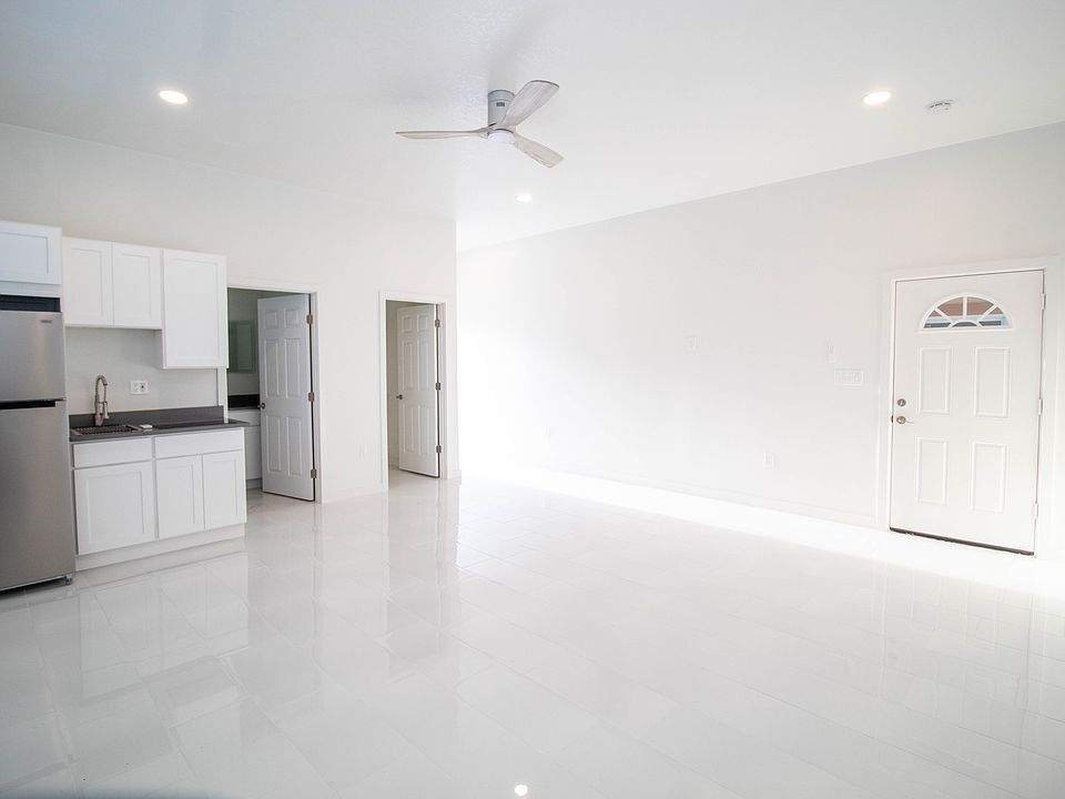 1st image of 12111 Blackheath Cir #B