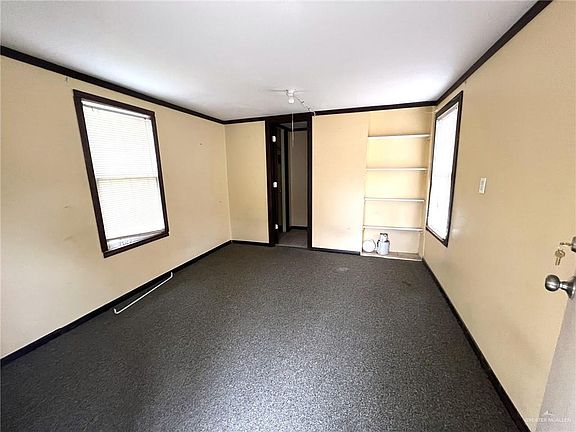3rd image of 1116 E Hawk Ave