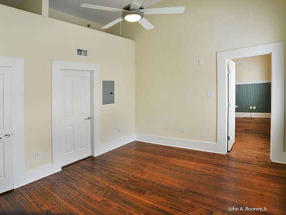 5th image of 133 N Sycamore St APT 15