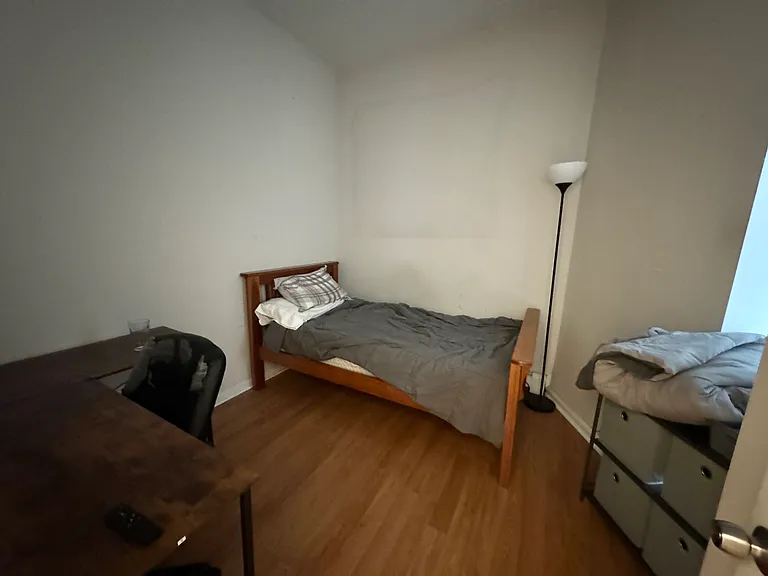 96 Hammond St #2L — Photo 6