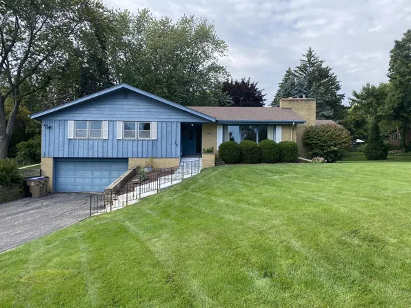 9900 37th AVENUE, Pleasant Prairie, WI 53158