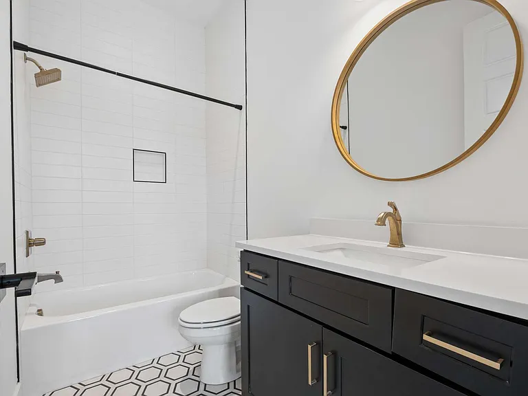 2225 Herman St — Photo 20