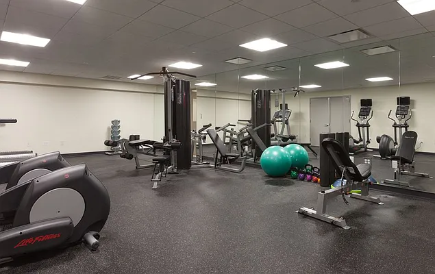 Rented by Lisa Management | media 31