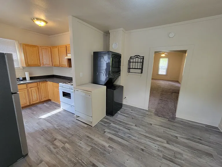 1290 Retsil Rd E — Photo 13
