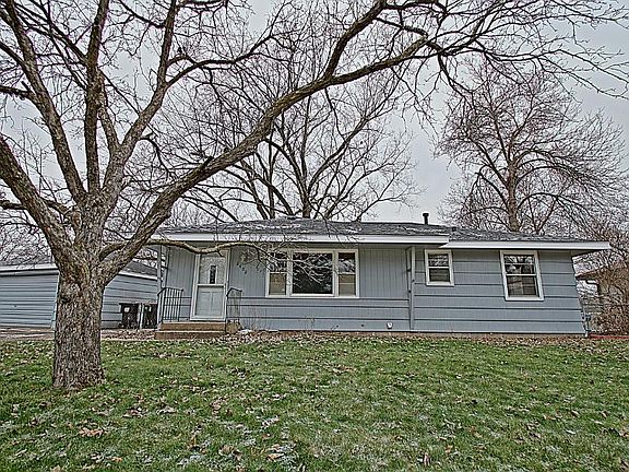 4th image of 2402 S Heights Dr NW