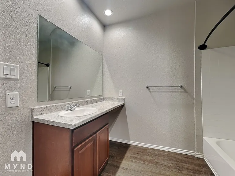 247 Stevens Smt — Photo 10