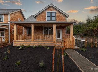 11 Cedar Run Loop, Pacific Beach, WA 98571