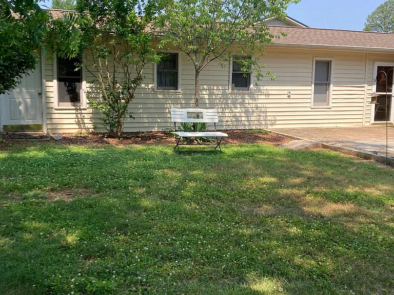 112 Linda Ln #B — Photo 12