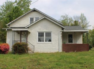 212 W Oakdale St, Mount Airy, NC 27030