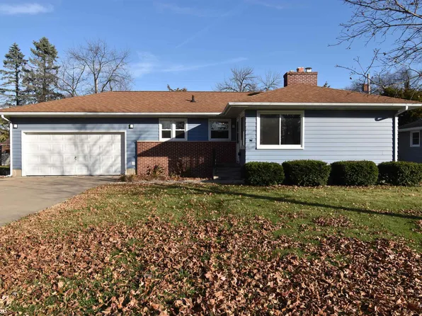 512 Spring St, West Burlington, IA 52655