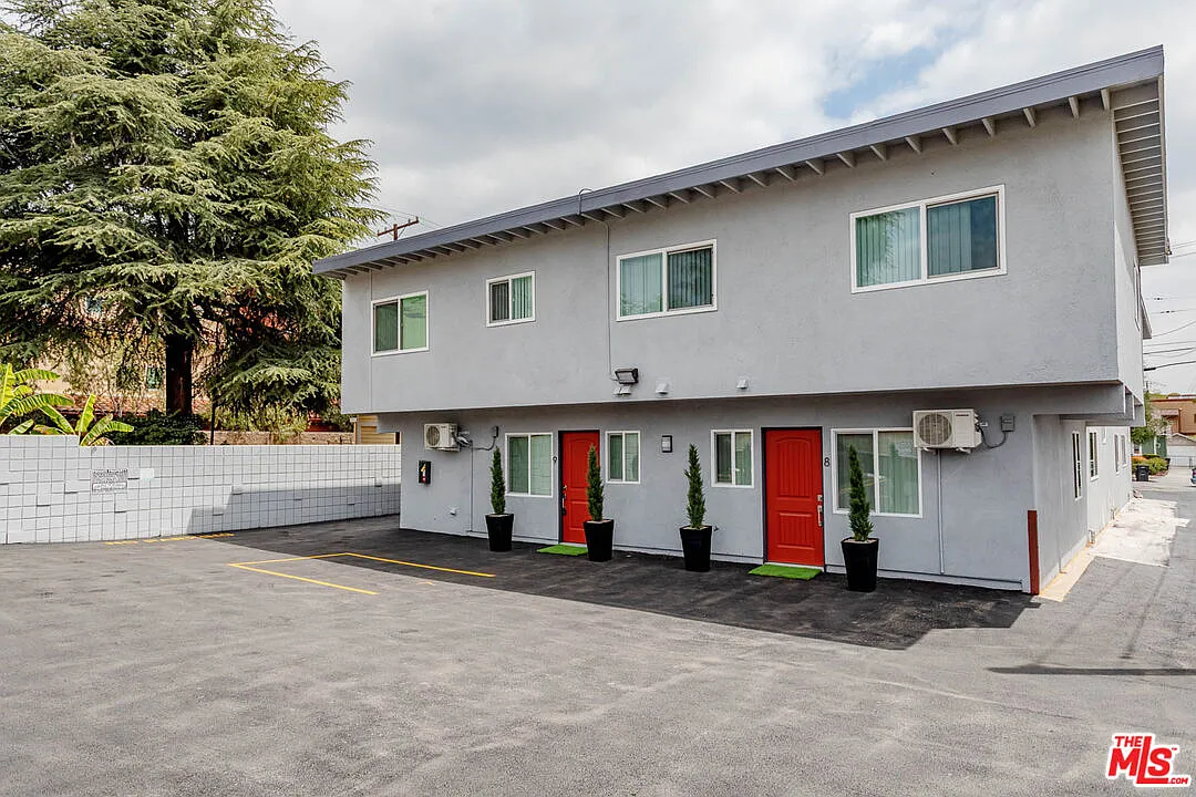 1 bed, 1.0 bath, 500 sqft, $1,950 — Photo 2