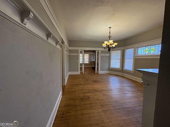 4th image of 2585 Napier Ave